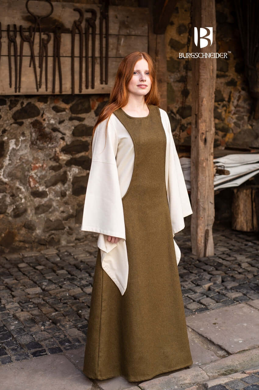 Wool Surcot Albrun - Image 3