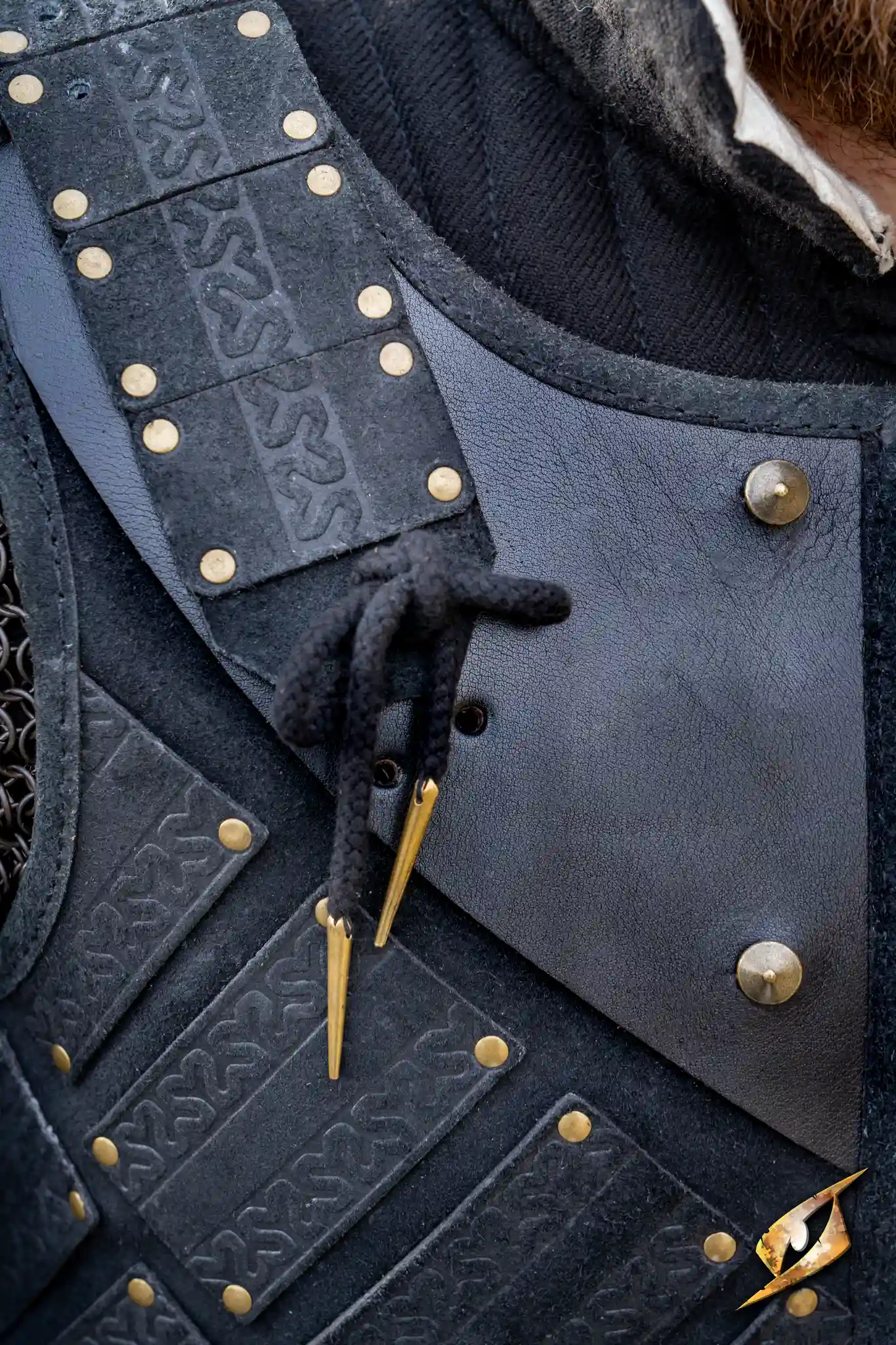 Woodsman Suede Shoulder Armour - Image 18