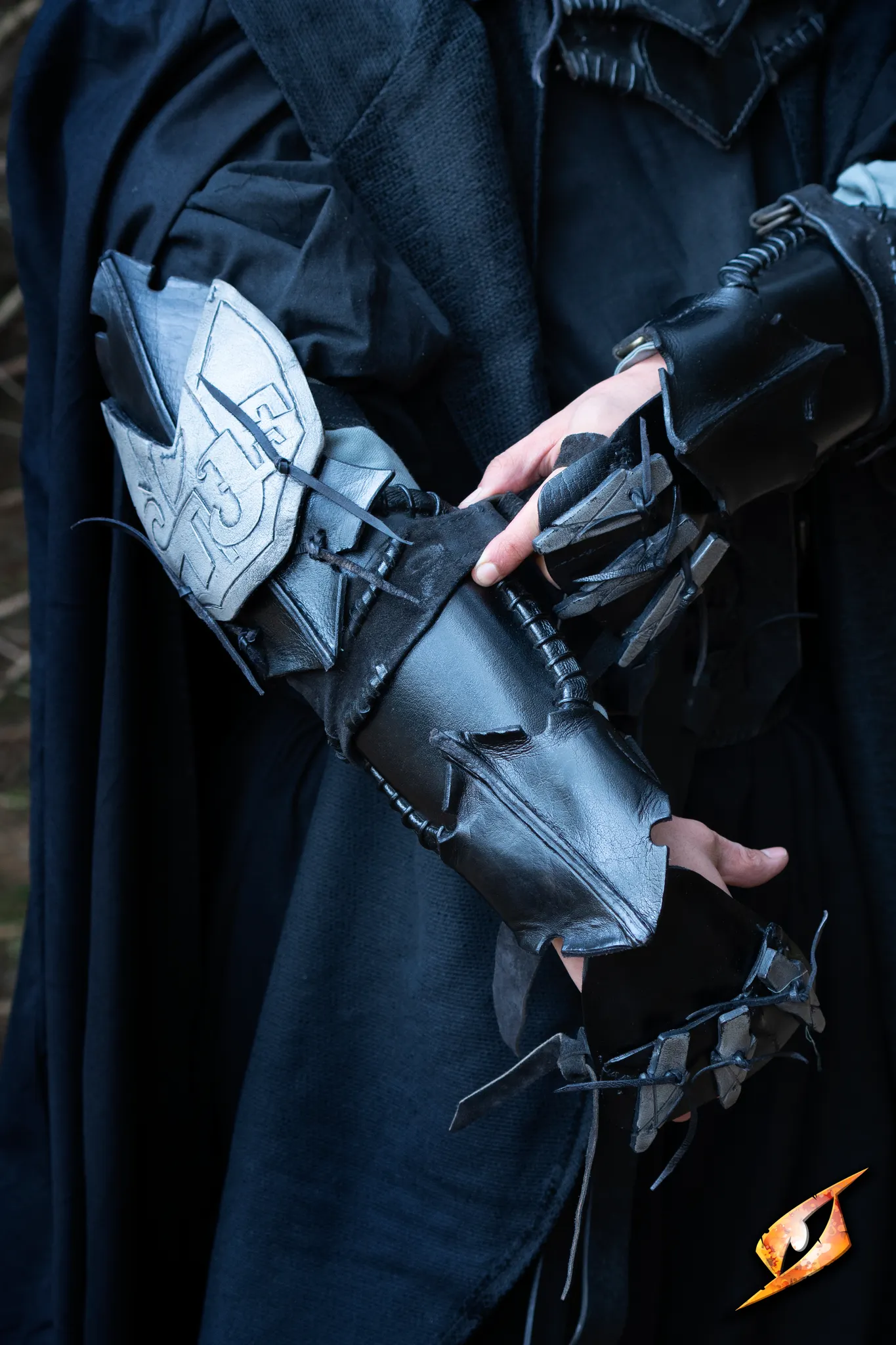 Claw Bracer - Image 3