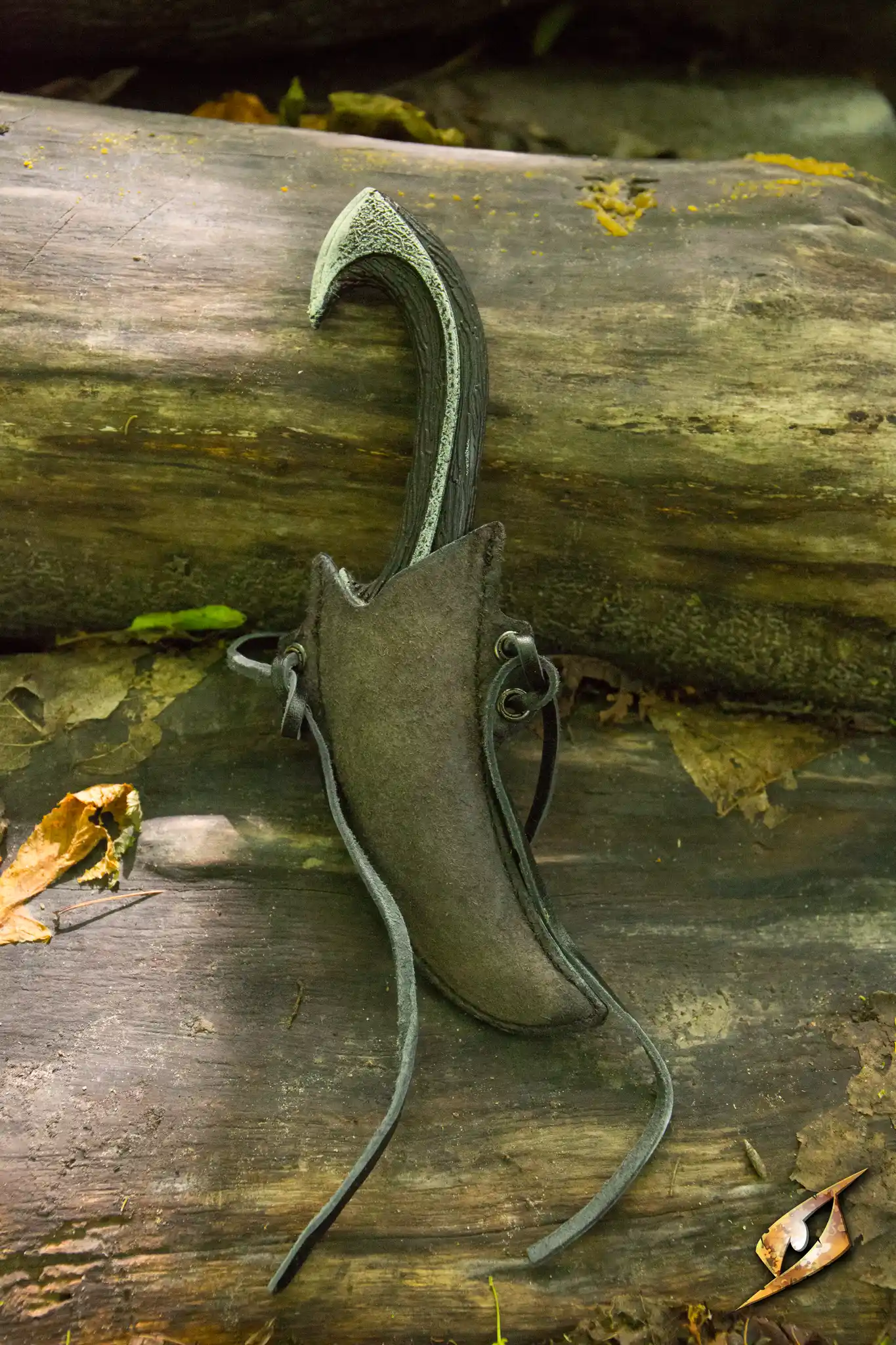 Dark Elven Throwing Knife & Holder - Image 5