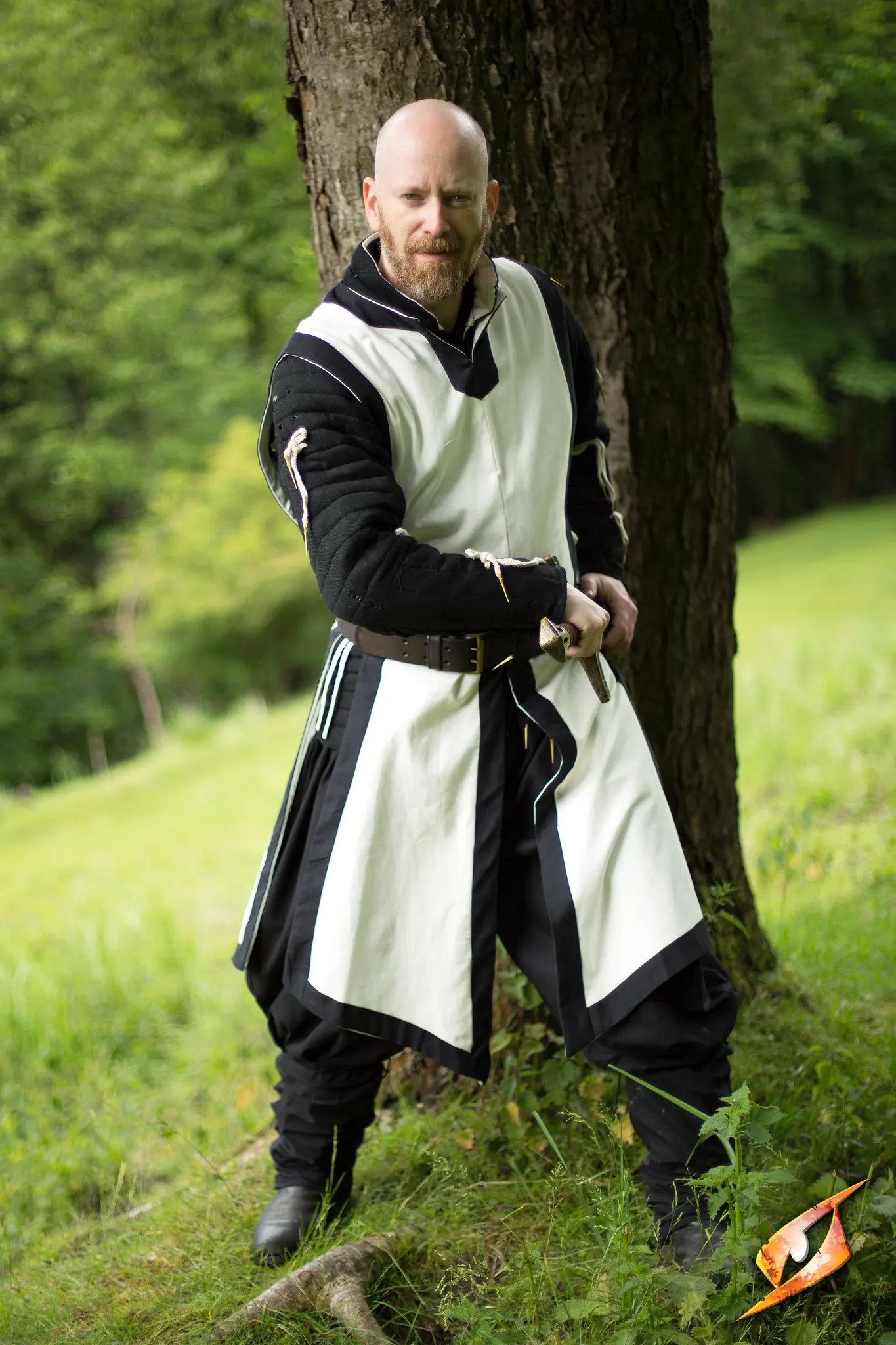 Basic Tabard - Image 22