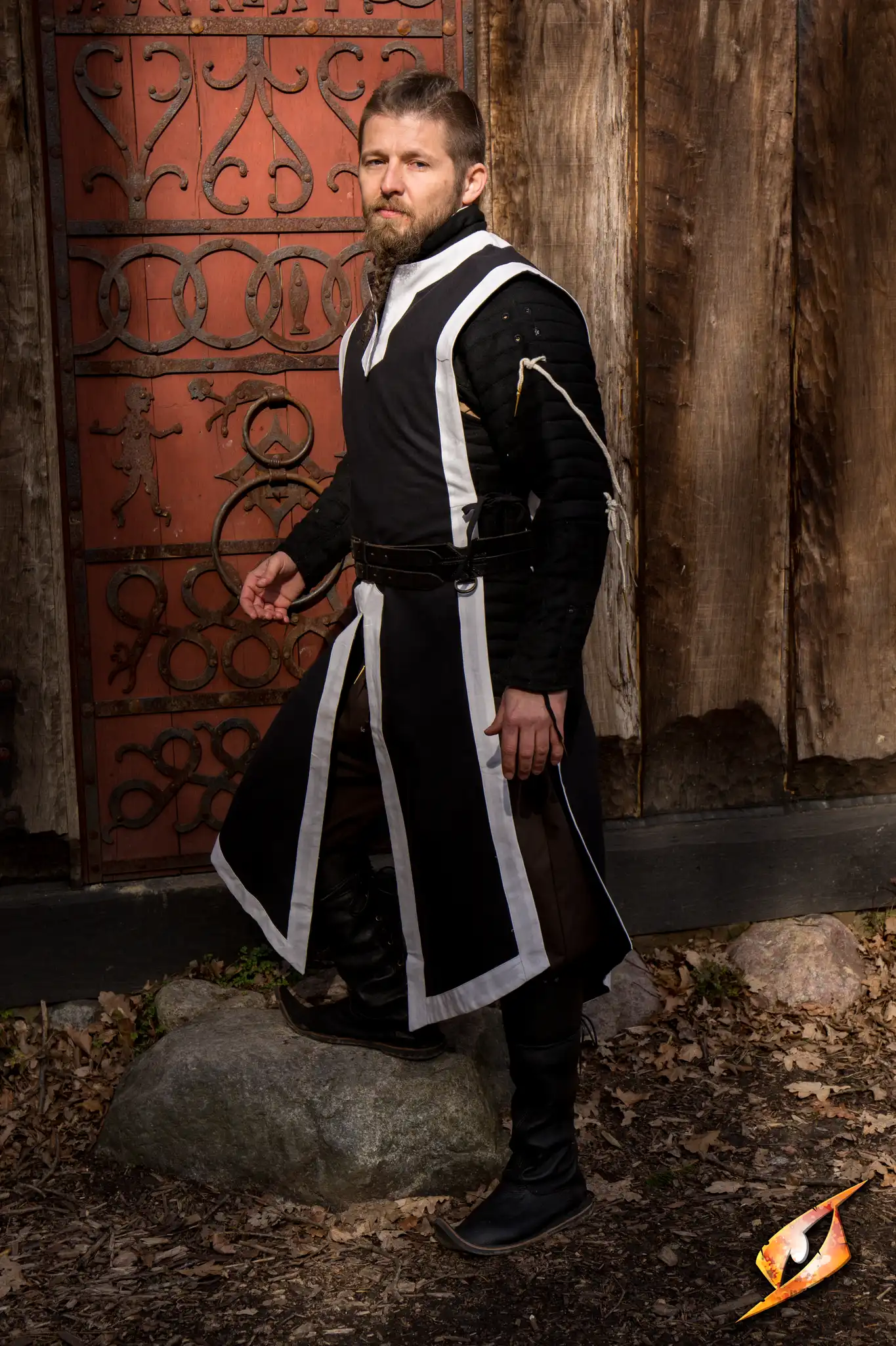 Basic Tabard - Image 40