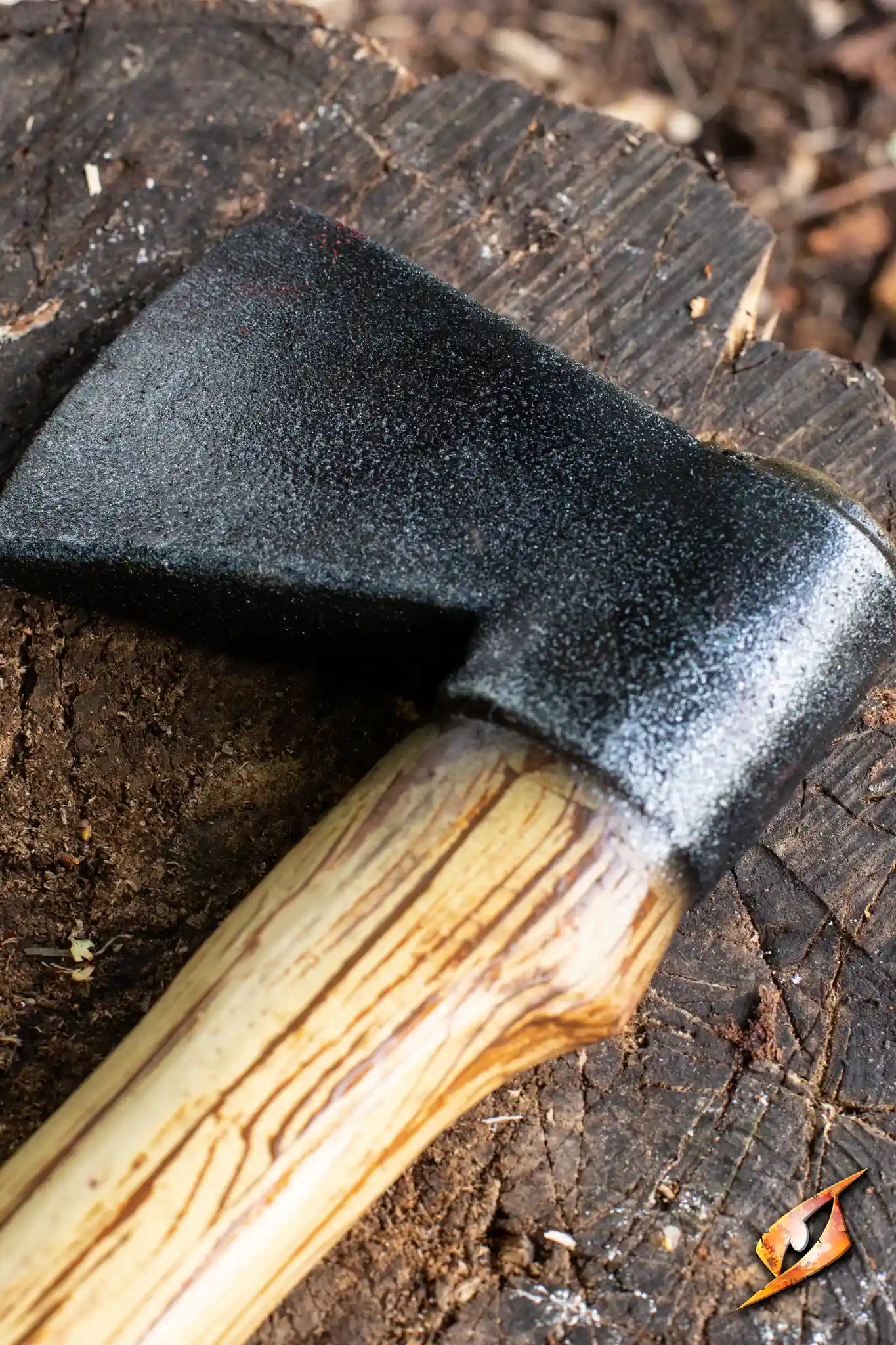 Woodsman Throwing Axe - Image 2