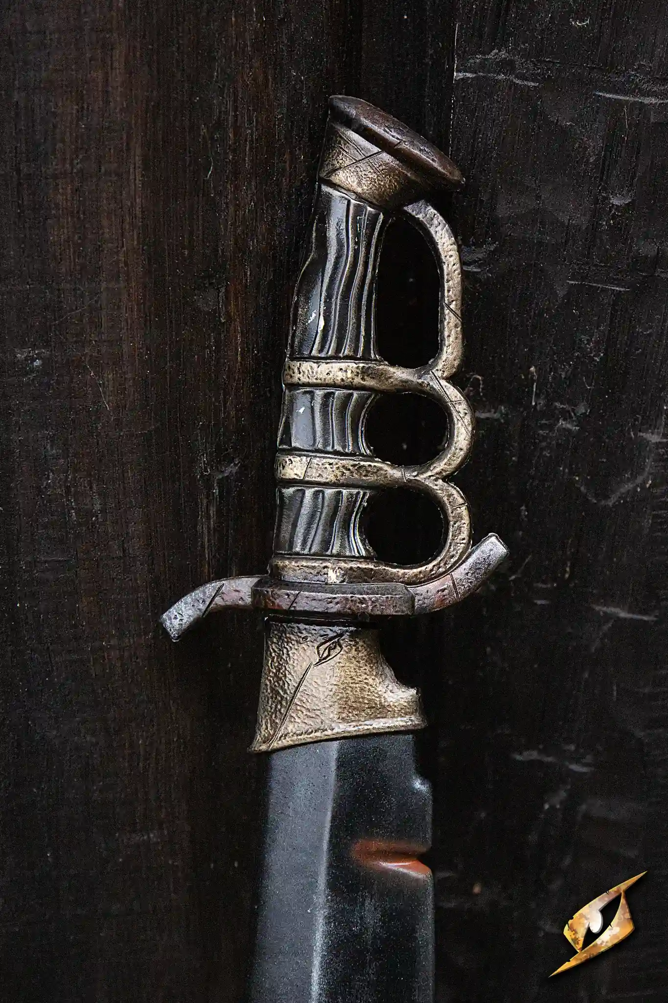 Battleworn Trench Knife - Image 4