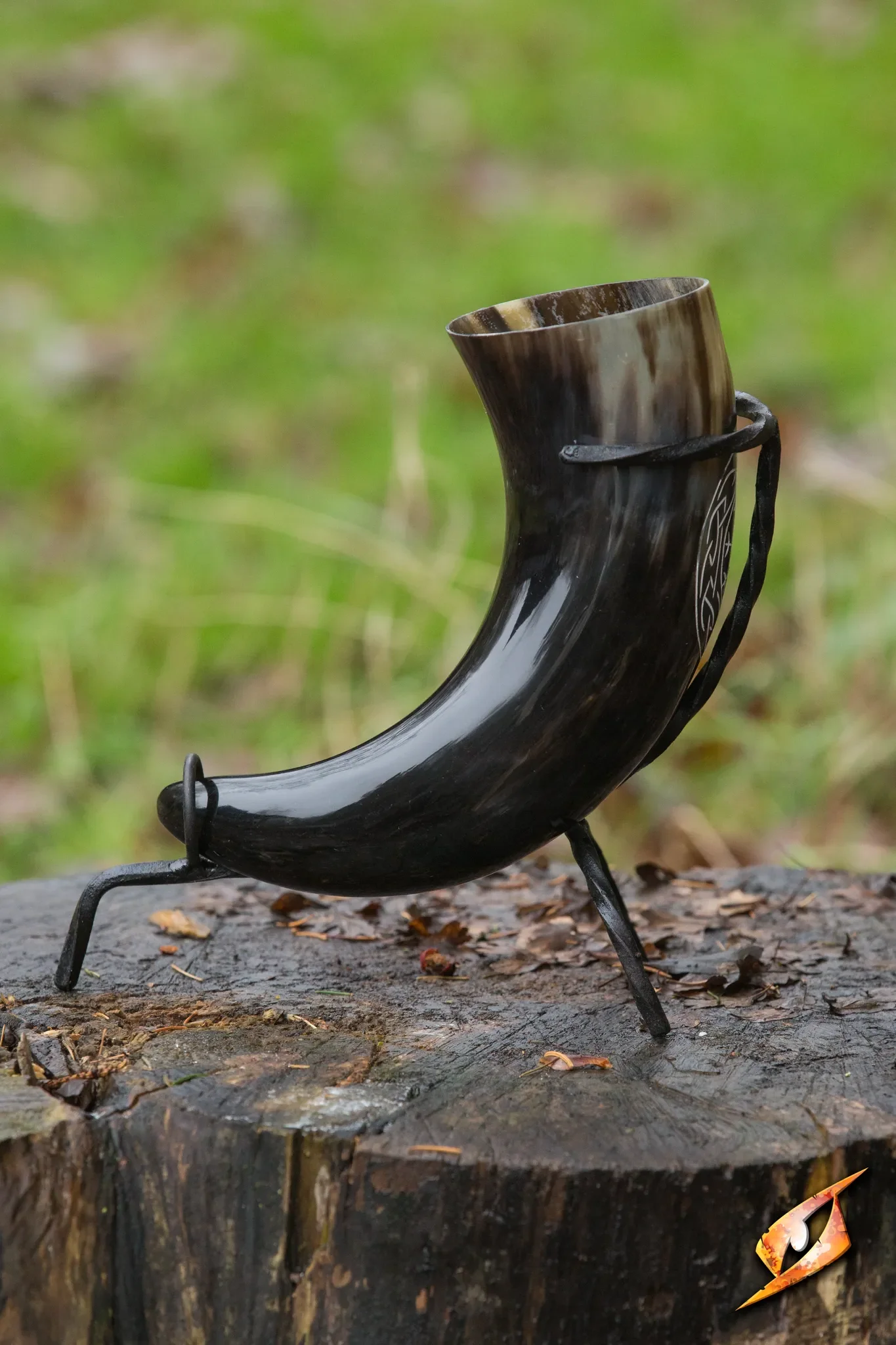 Aegishjalmur Horn With Stand - Image 4