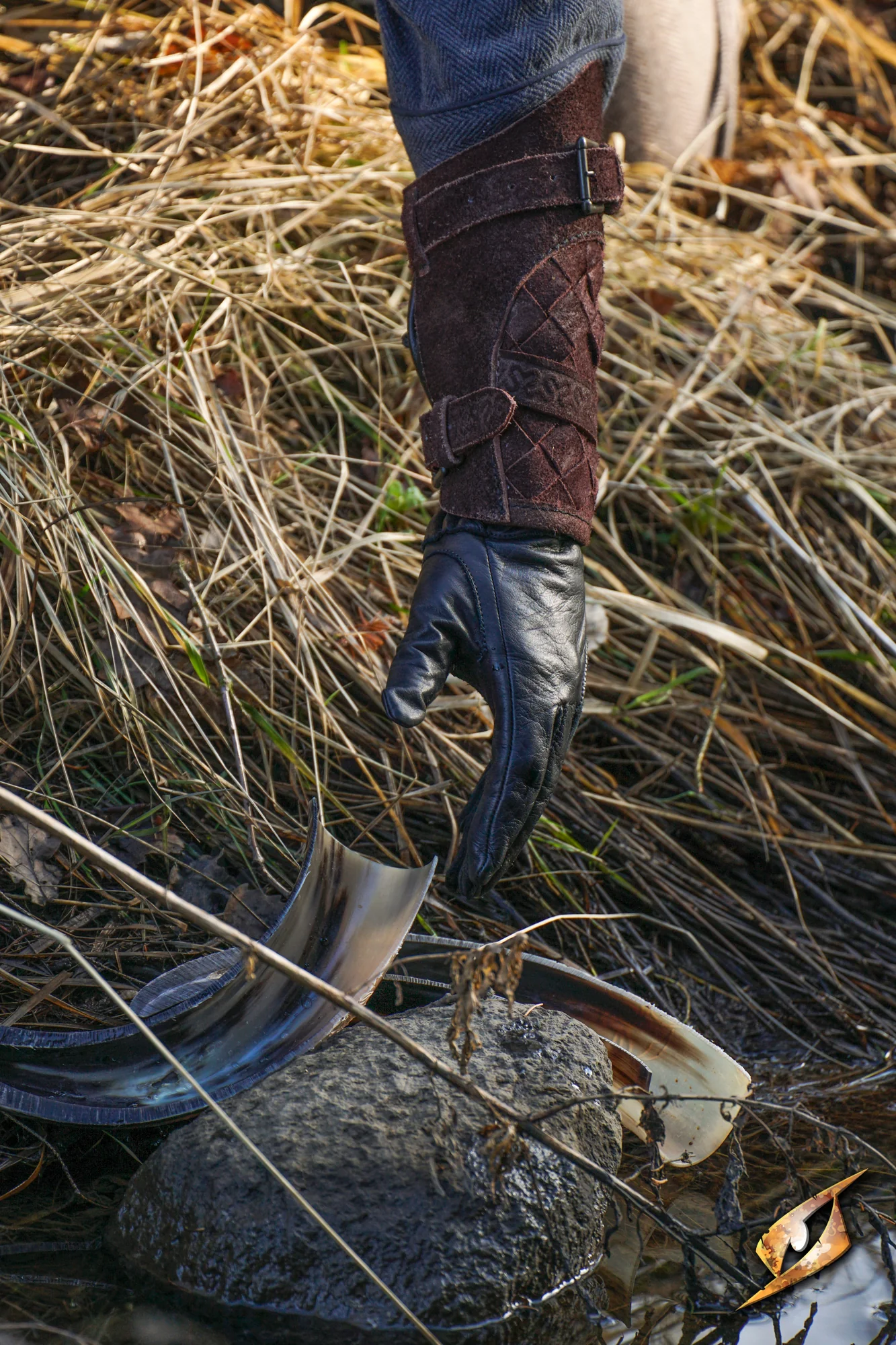 Ranger Bracers - Suede - Image 14